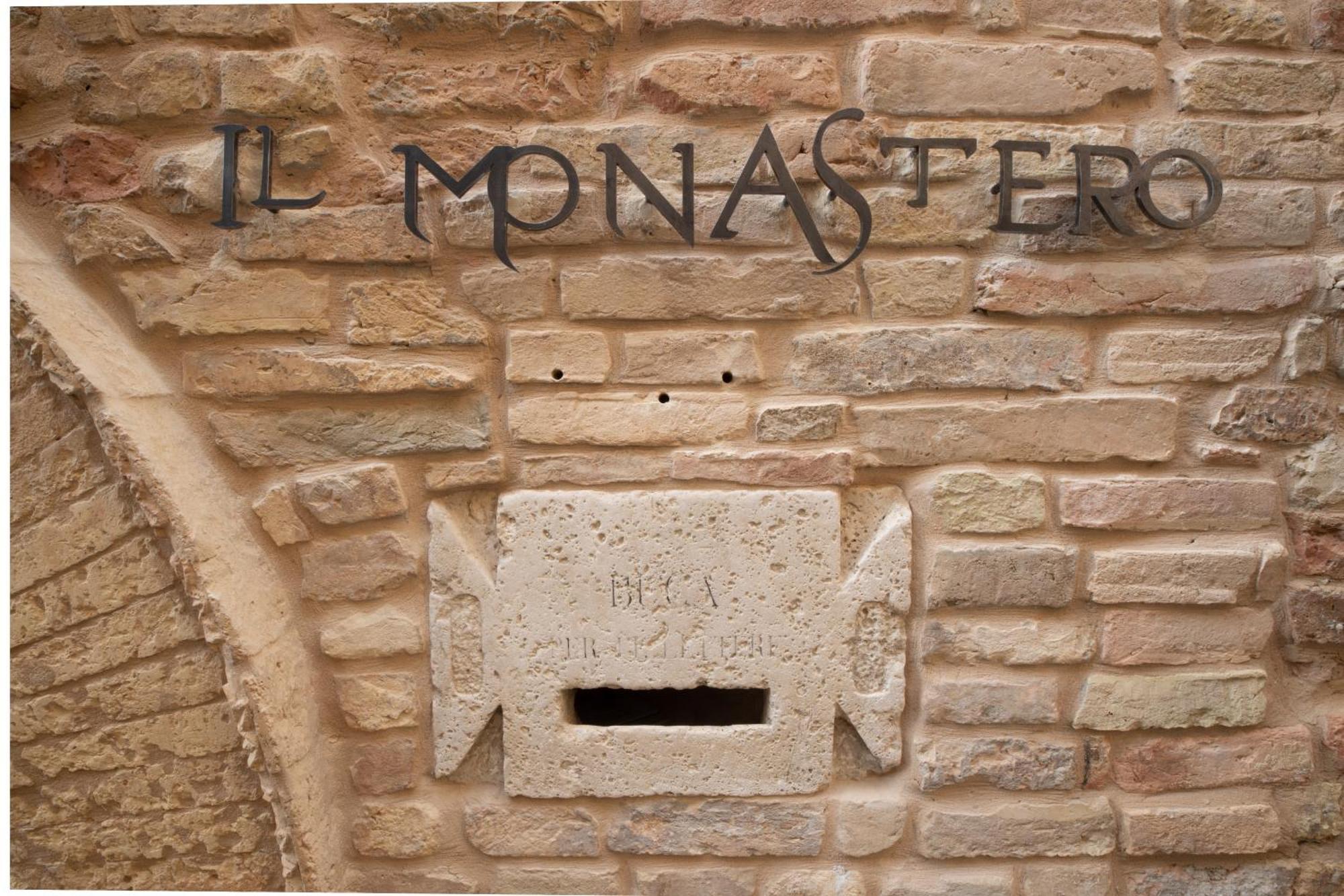 The Monastery - Unique Vacation Home 몬테프란도네 외부 사진
